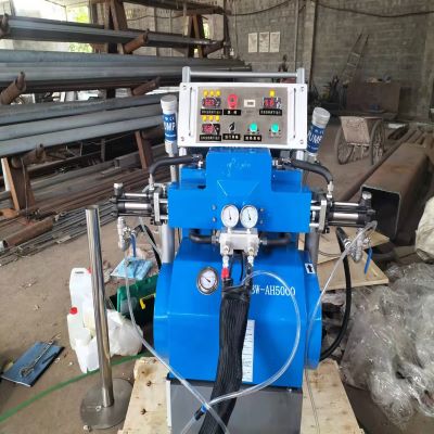 聚脲噴涂機